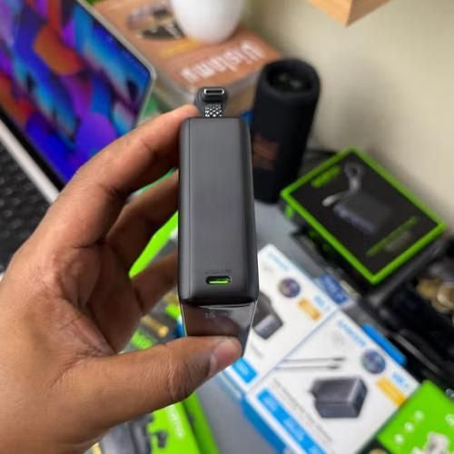 Oraimo Batterie externe Oraimo. PowerNova L21 20000 mAh, 30 W, câble intégré