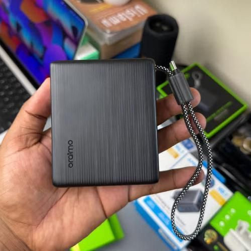 Oraimo Batterie externe Oraimo. PowerNova L21 20000 mAh, 30 W, câble intégré